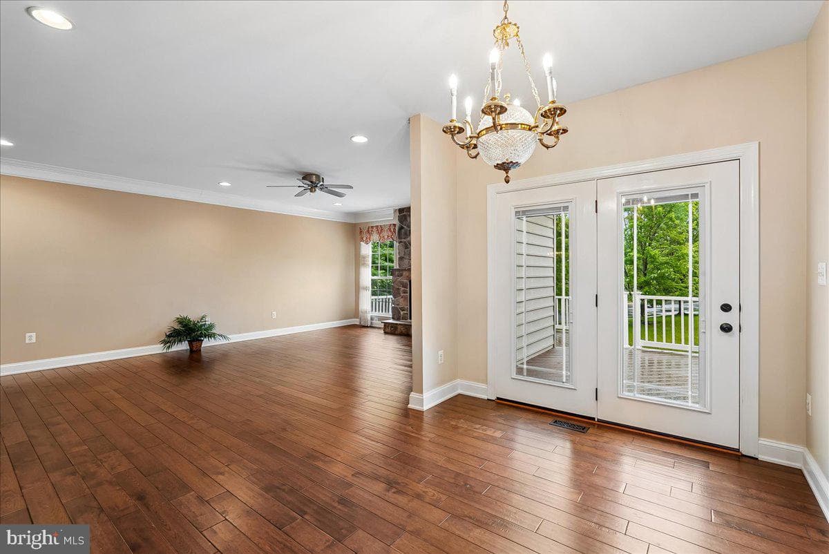 320 N Constitution Way photo 25