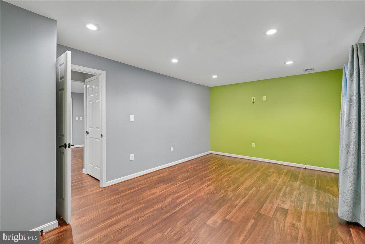 320 N Constitution Way photo 85