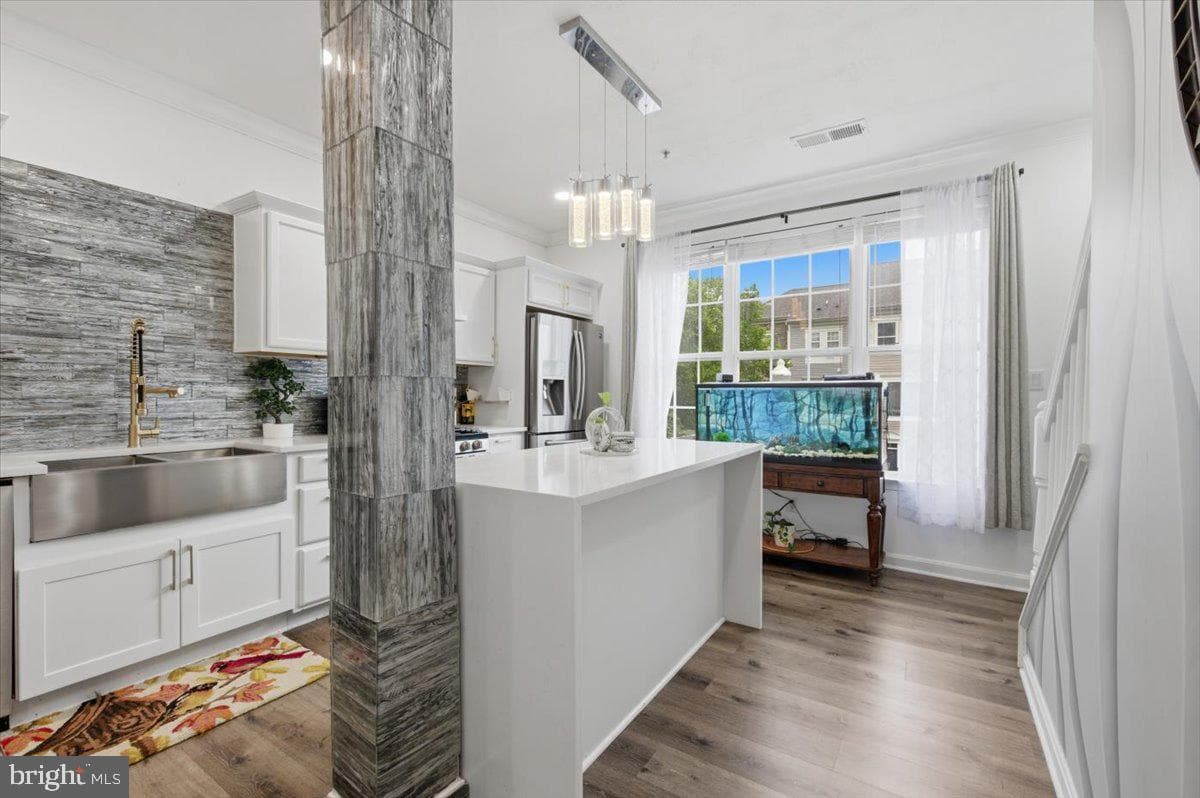 21845 Jarvis Square photo 15