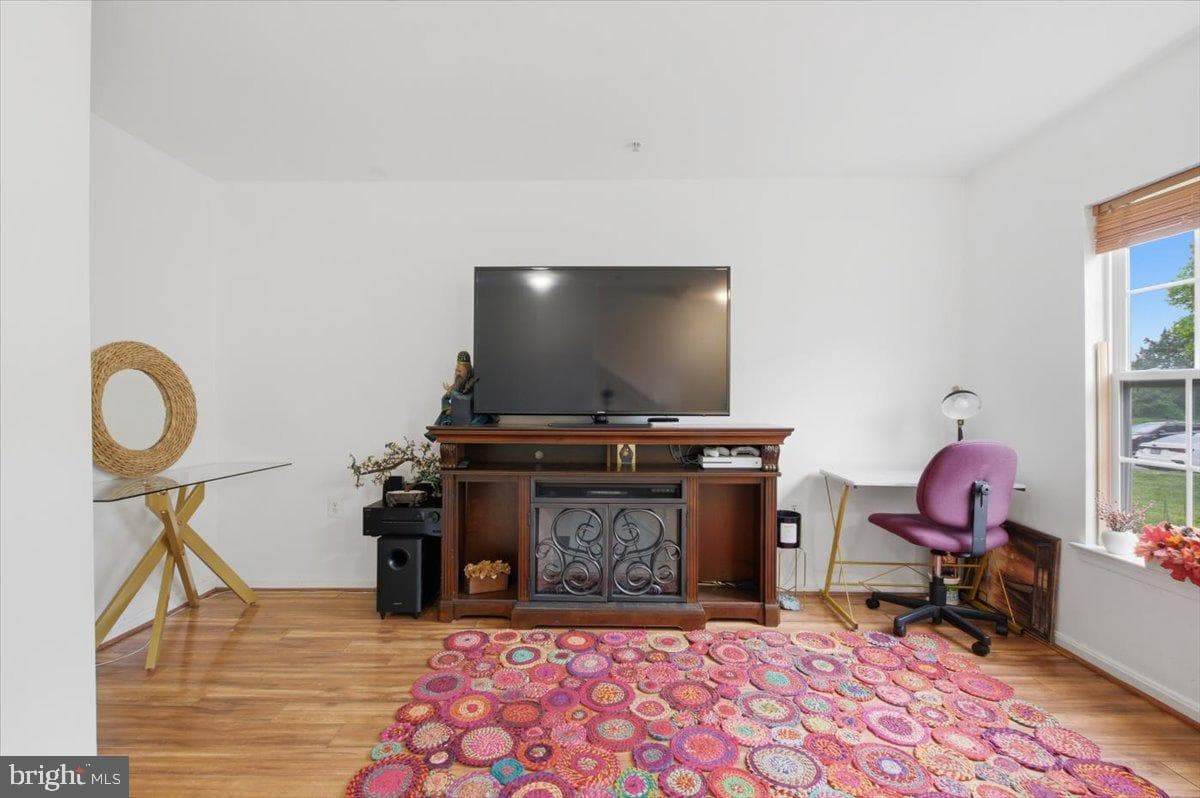 21845 Jarvis Square photo 6