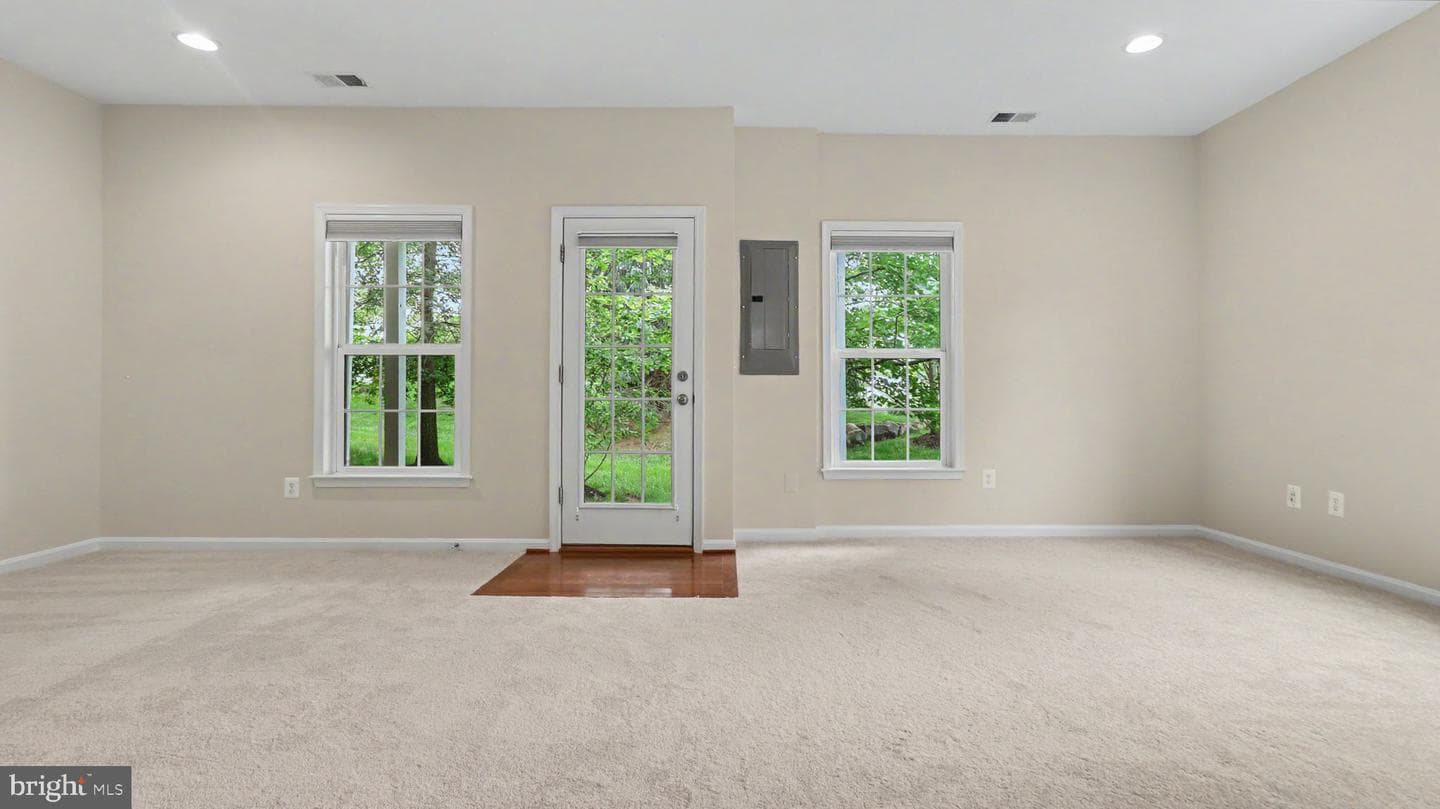 42371 Trellis Square photo 8