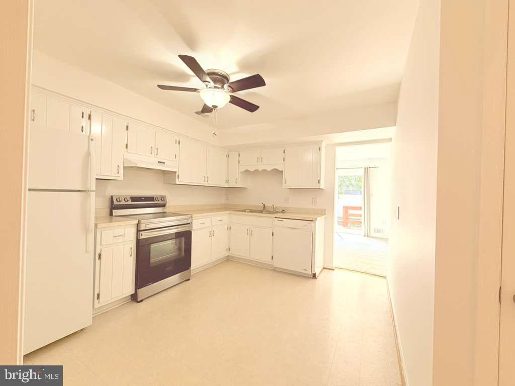 33 Park Place photo 5