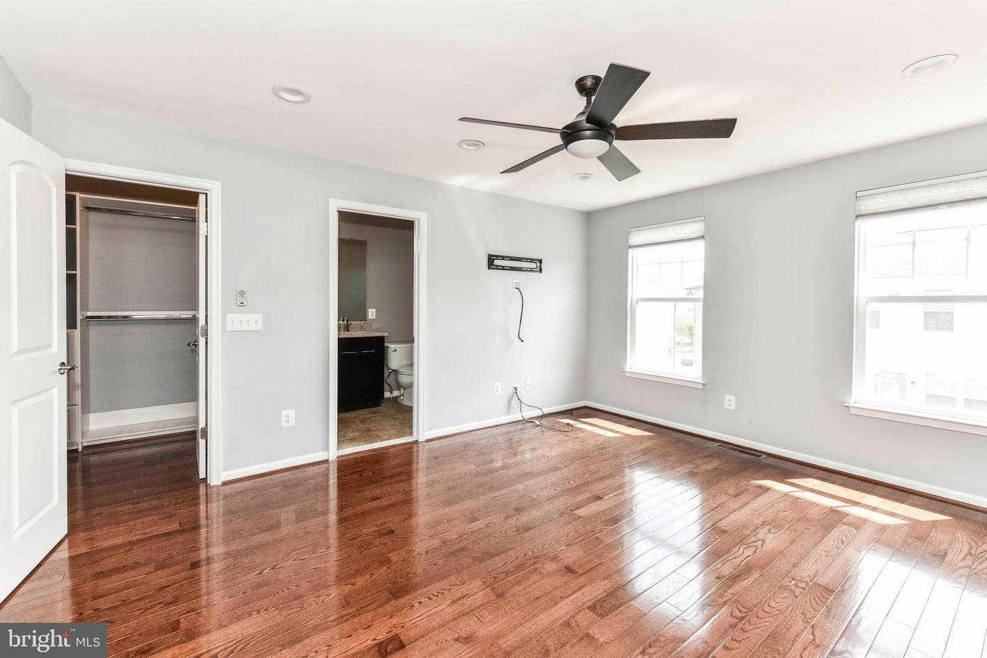 44025 Eastgate View Drive photo 16