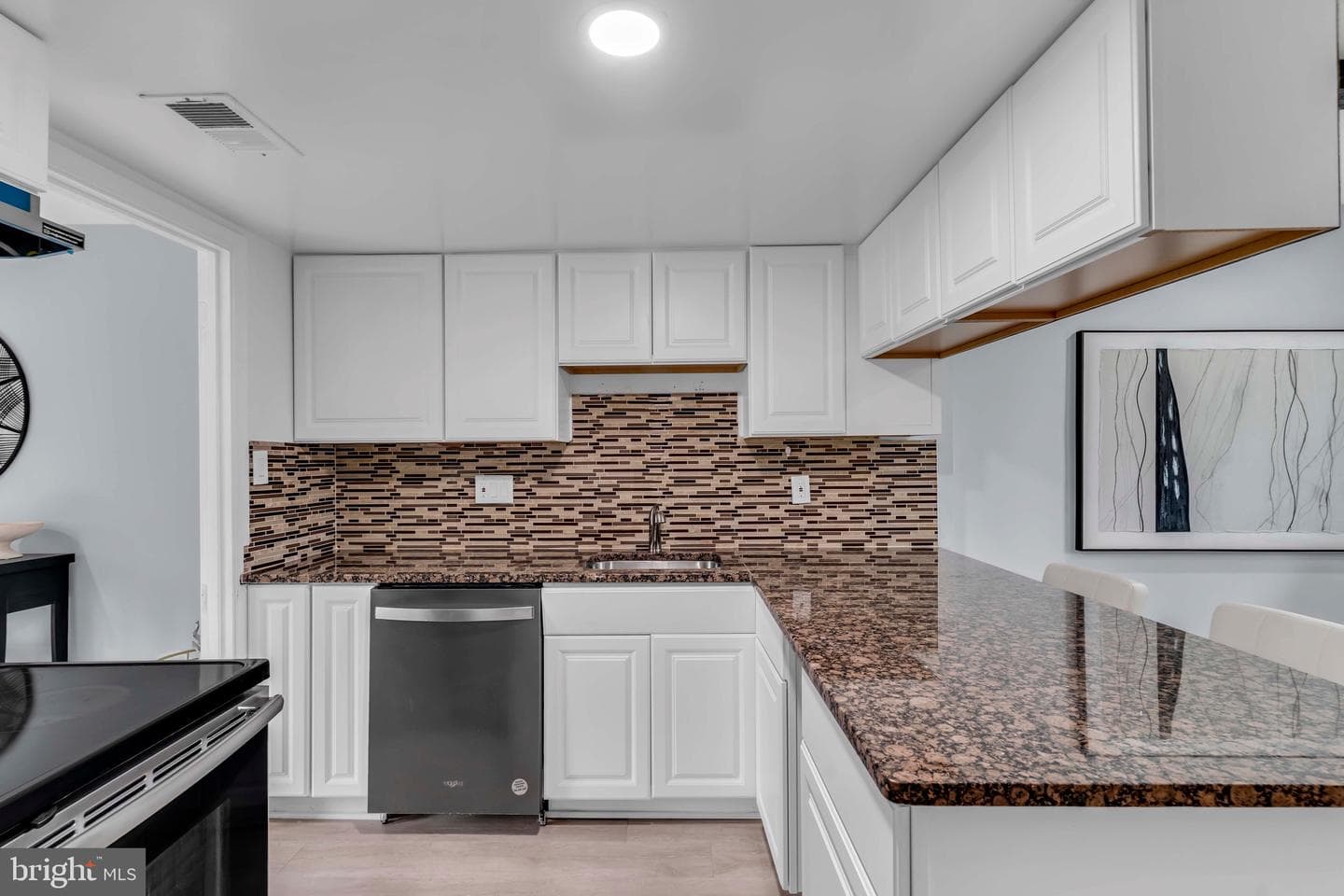 1046 Margate Court photo 12