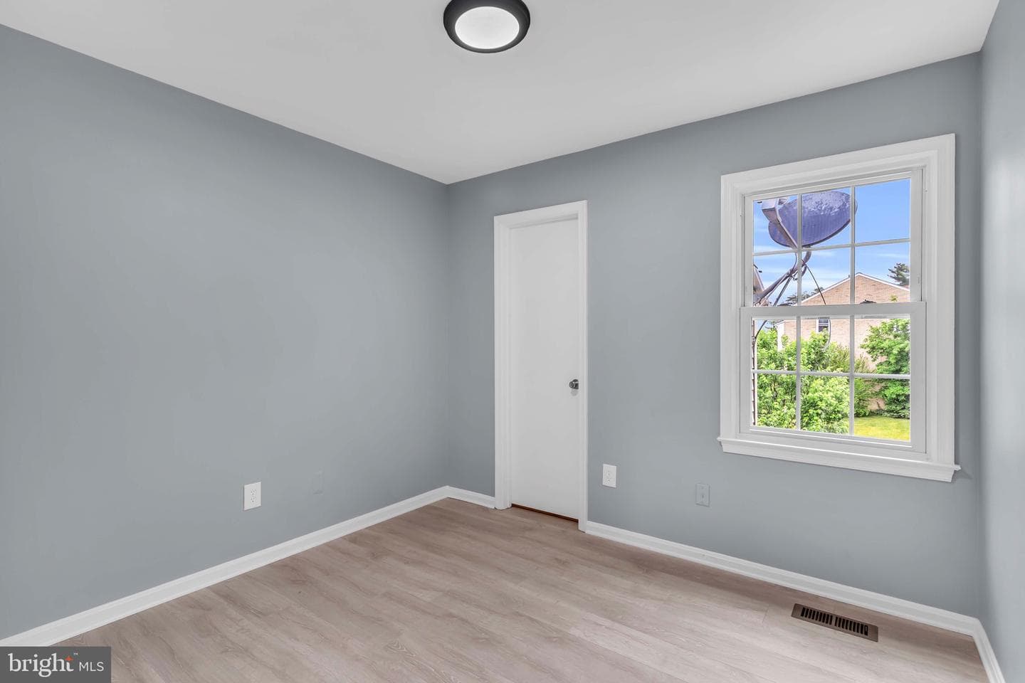 1046 Margate Court photo 32