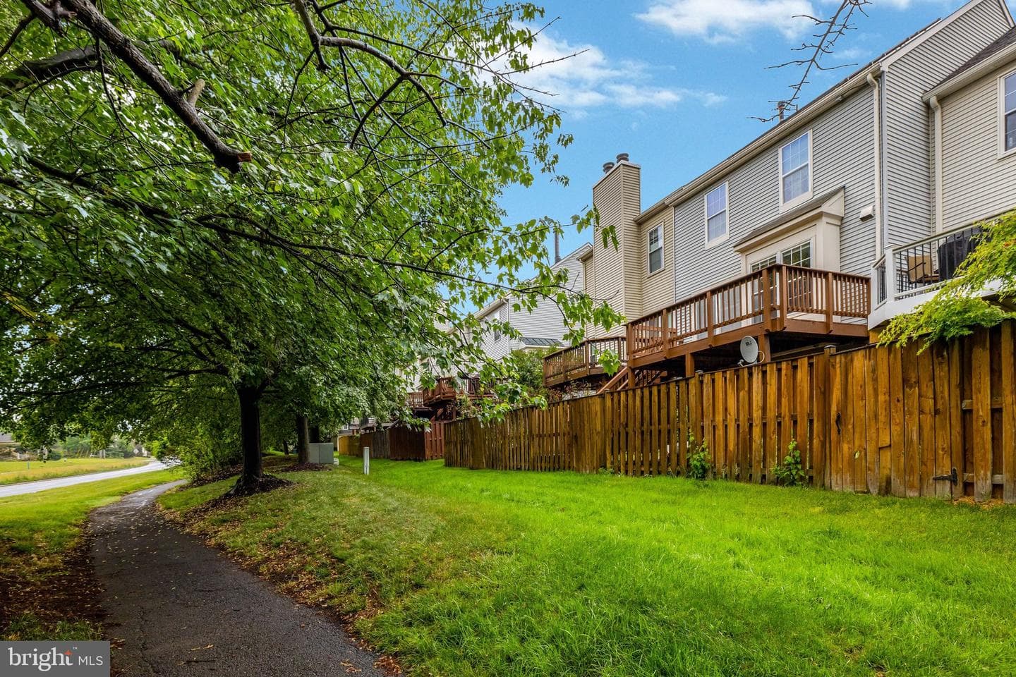 45610 Whitcomb Square photo 41