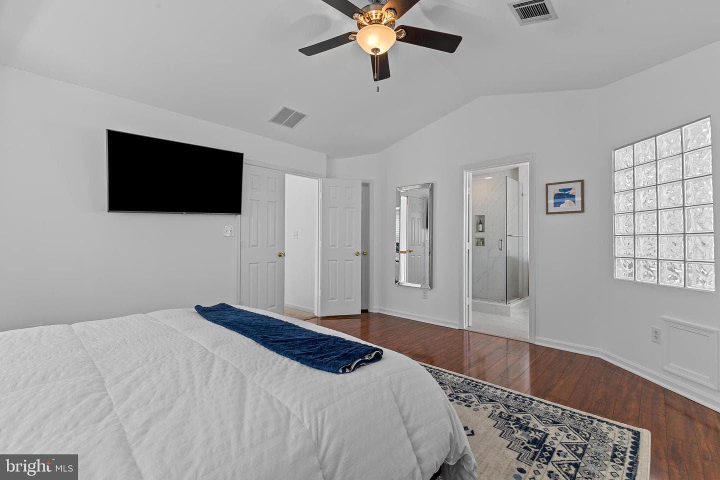 21622 Monmouth Terrace photo 15