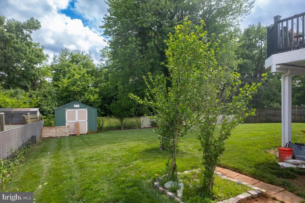 713 W Holly Avenue photo 35