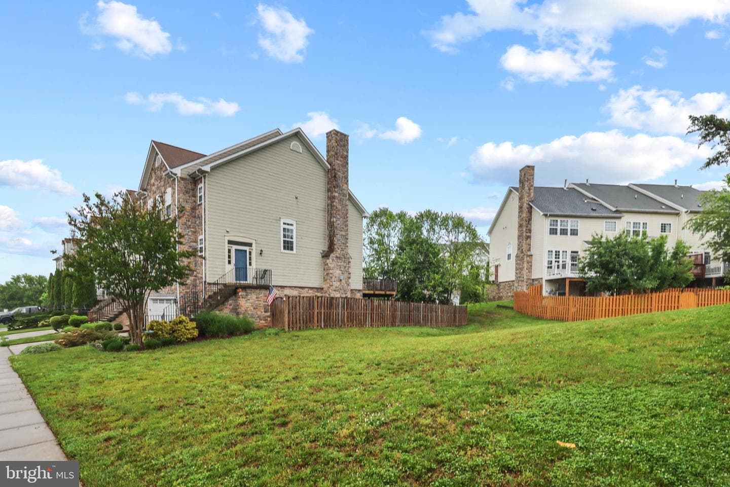 874 Stonefield Square NE photo 4