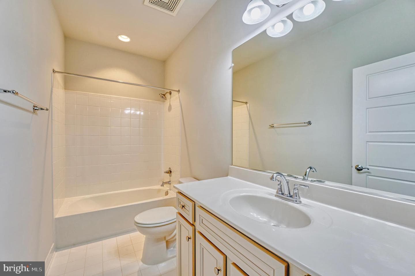 23695 Cypress Glen Square photo 36