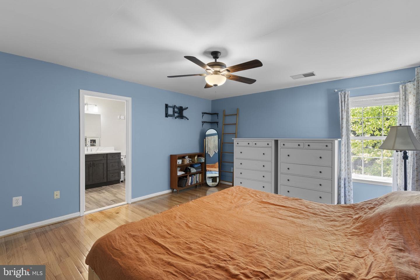 818 Bellview Court NE photo 32