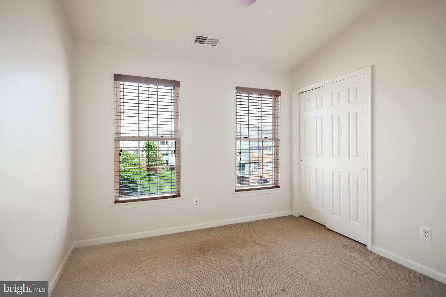 22529 Welborne Manor Square photo 18