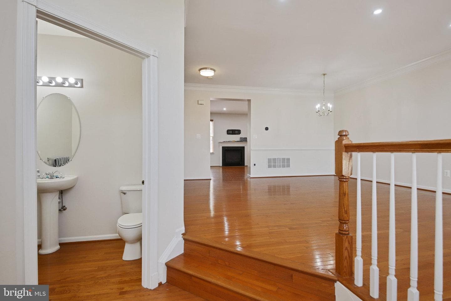 22529 Welborne Manor Square photo 4