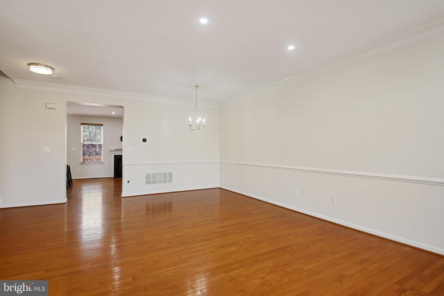 22529 Welborne Manor Square photo 6