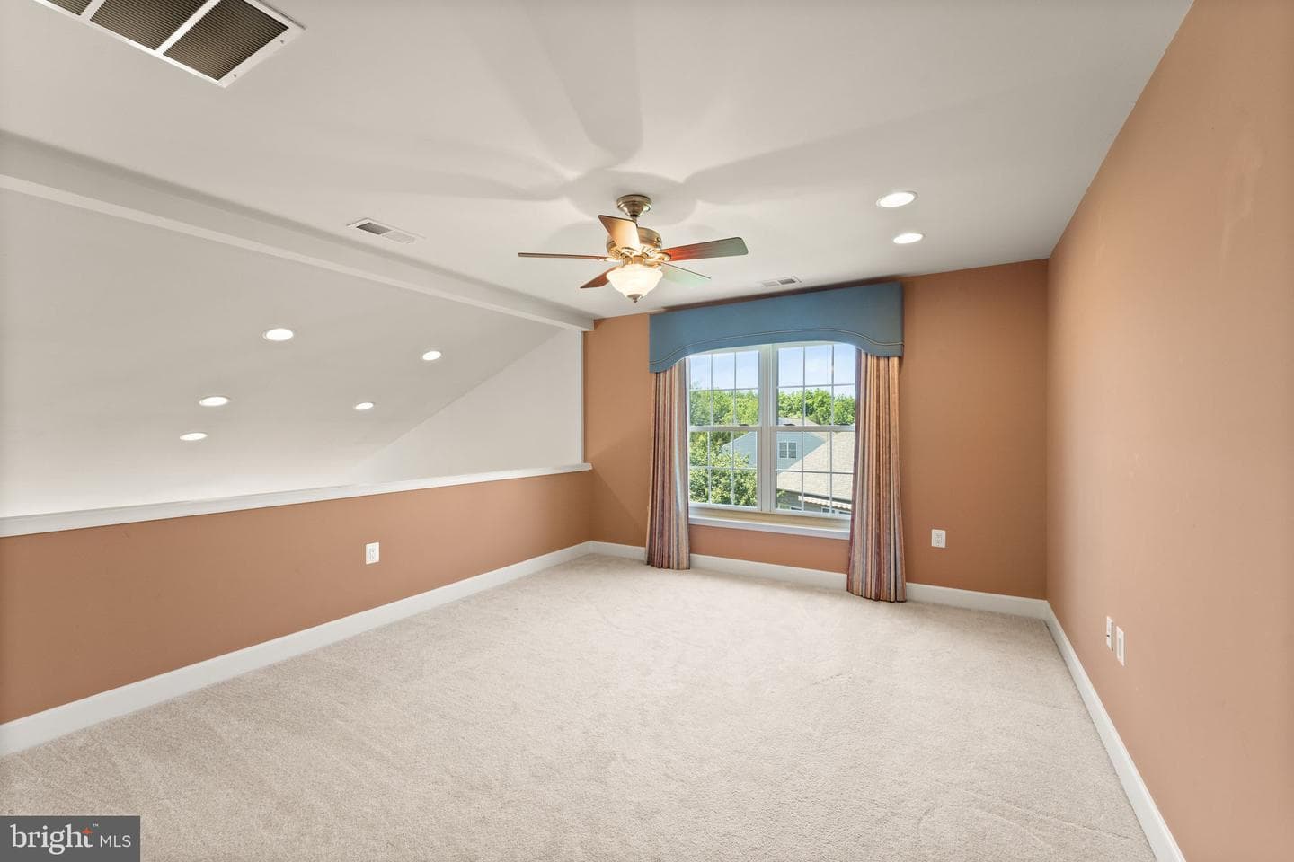 20444 Bunker Hill Way photo 32