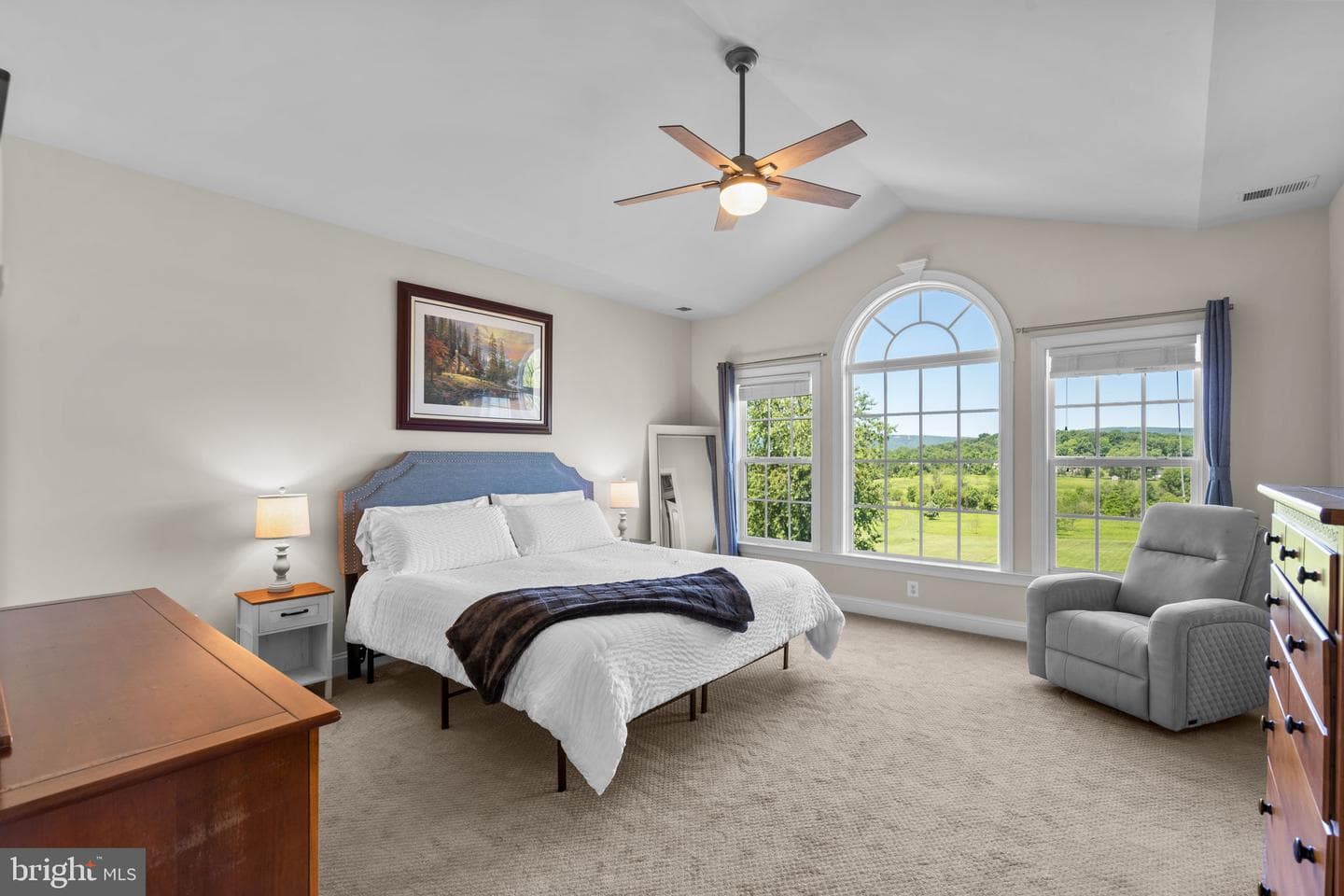 18585 Montague Place photo 28