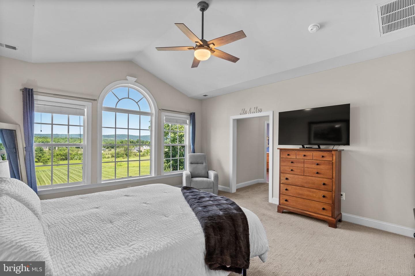 18585 Montague Place photo 30