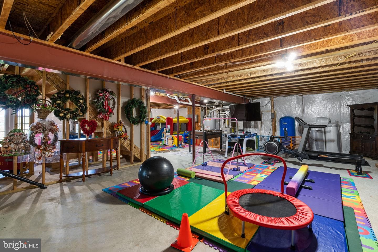 18585 Montague Place photo 52