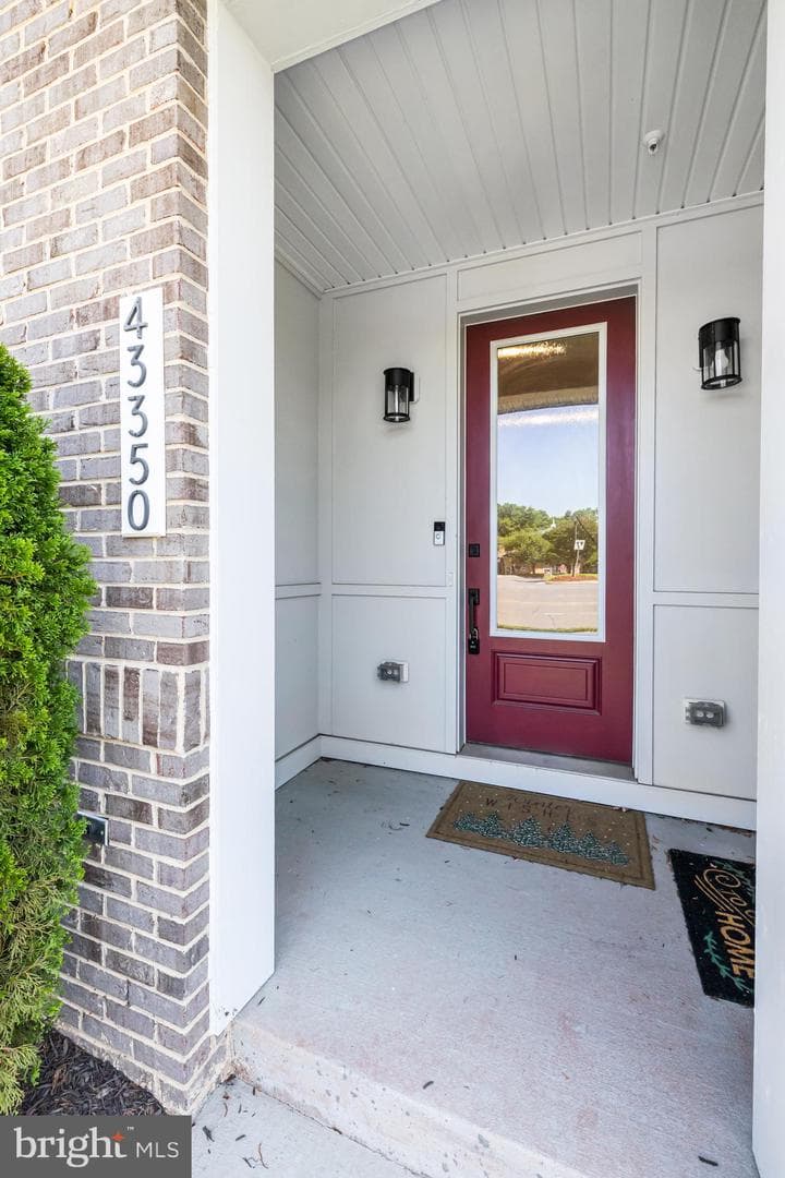 43350 Farringdon Square photo 3