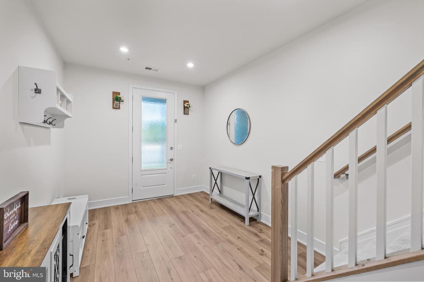 43350 Farringdon Square photo 4