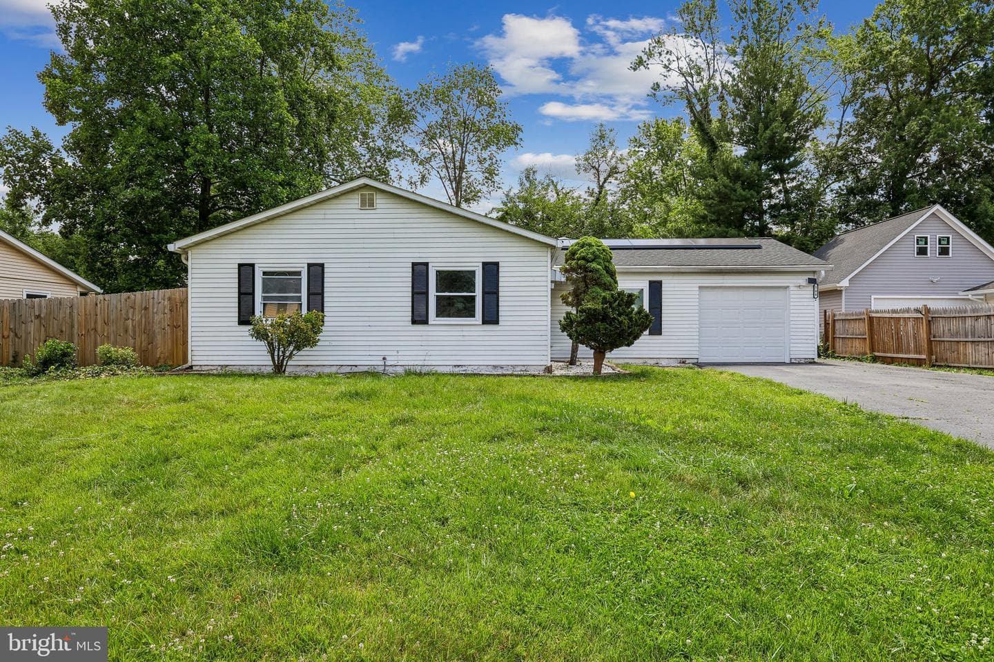 108 N Cypress Road N photo 2
