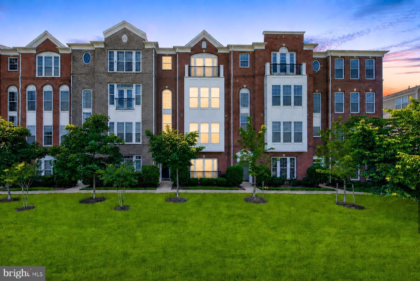 20640 Sibbald Square photo 1