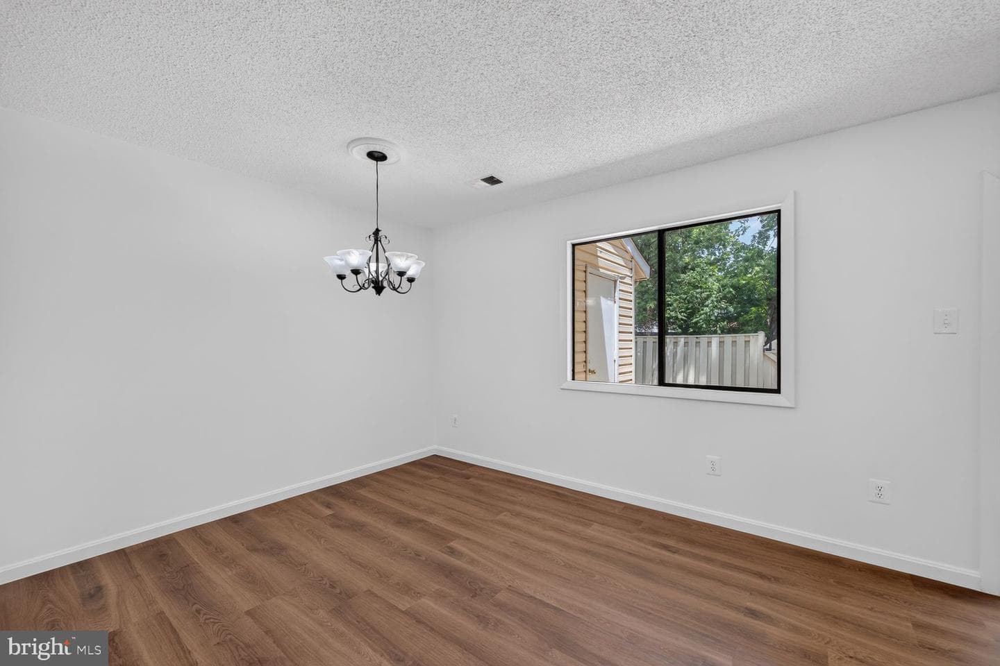 28 Wedgedale Dr photo 4