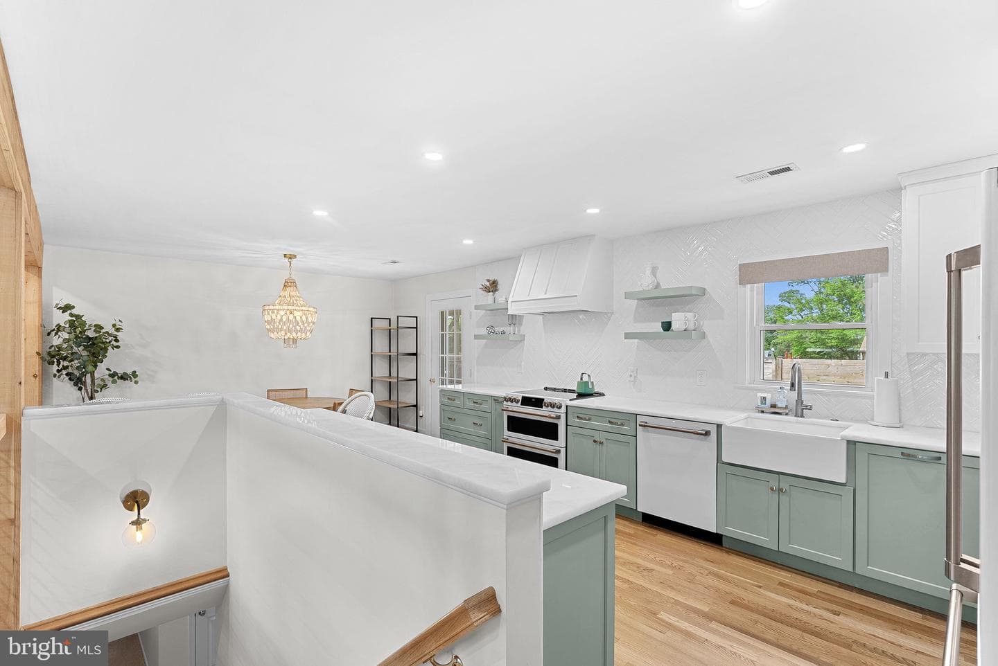 10 Hamilton Terrace Drive photo 16
