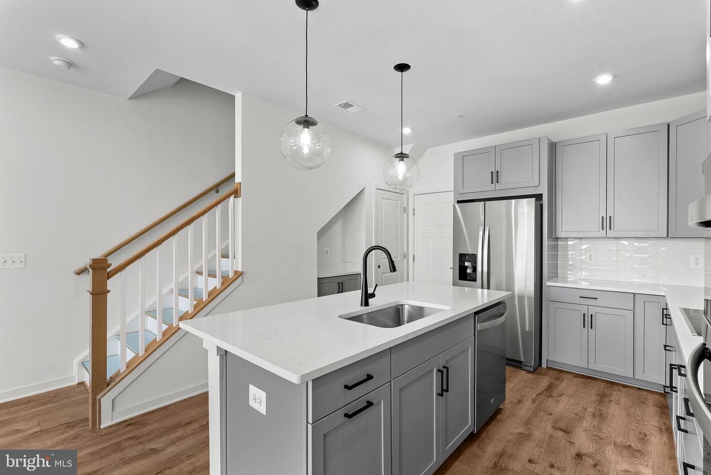 43841 Venetian Square photo 3