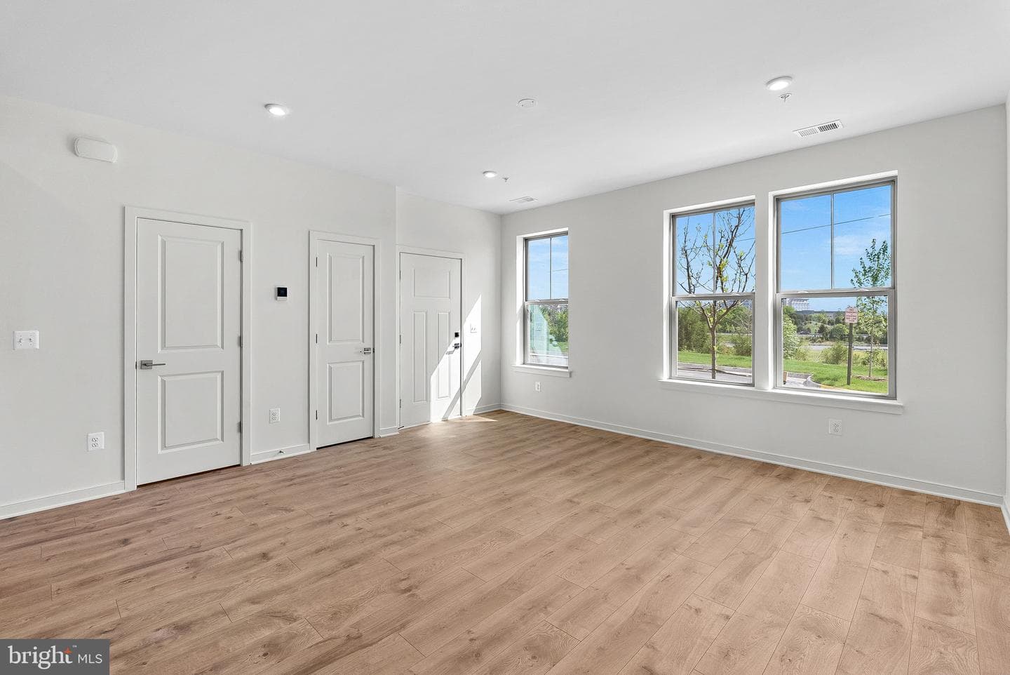 43841 Venetian Square photo 5