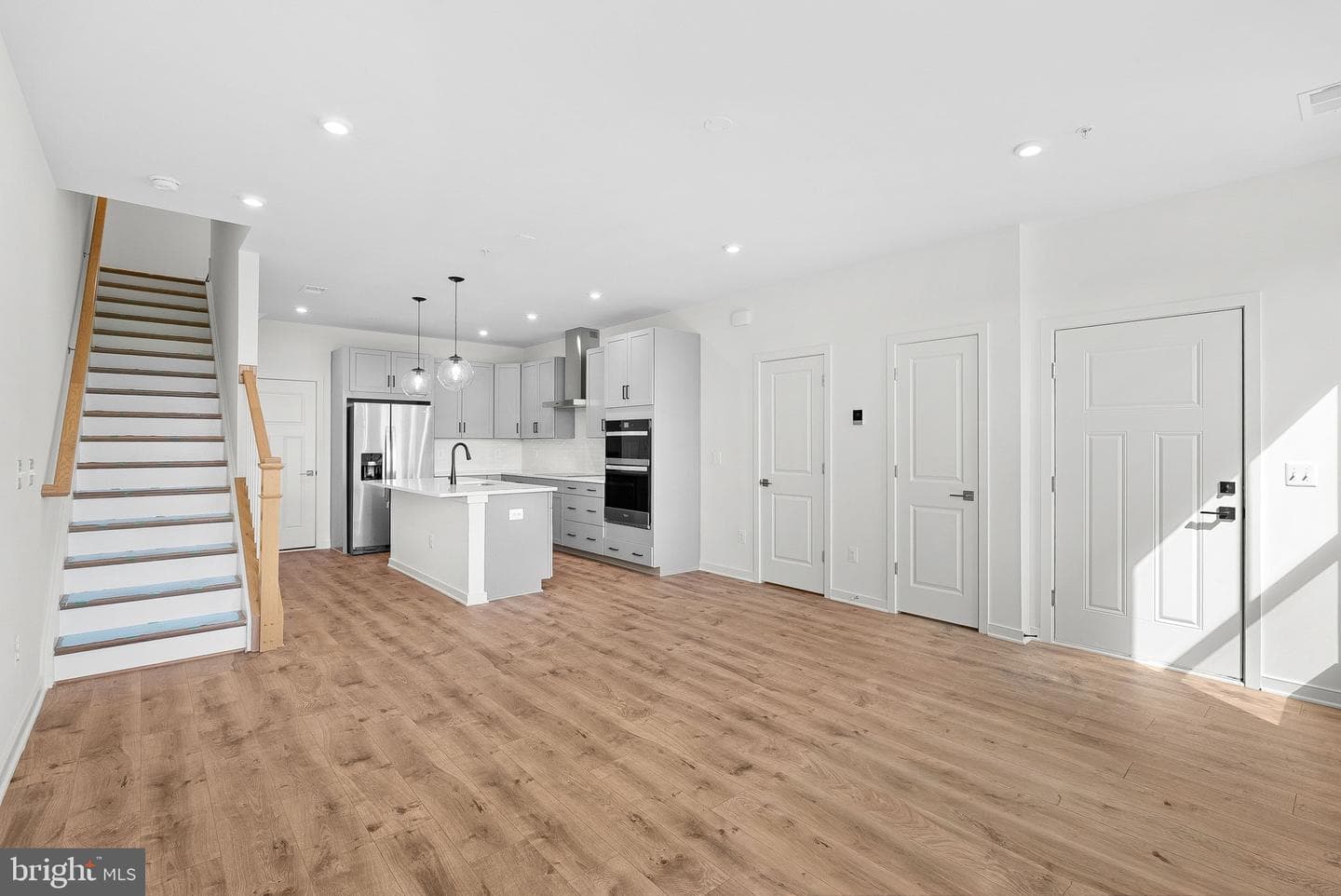 43841 Venetian Square photo 6