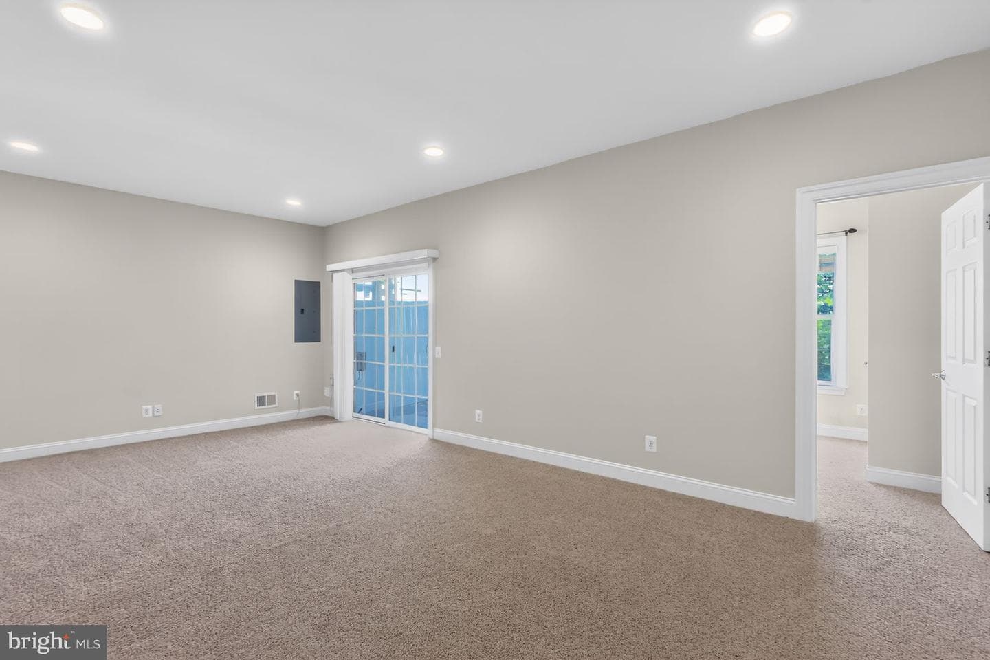 25450 Hopton House Terrace photo 5