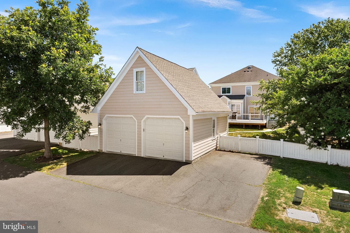 627 Kinvarra Place photo 53