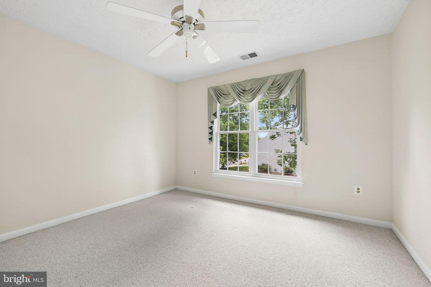 46557 Hollymead Place photo 22