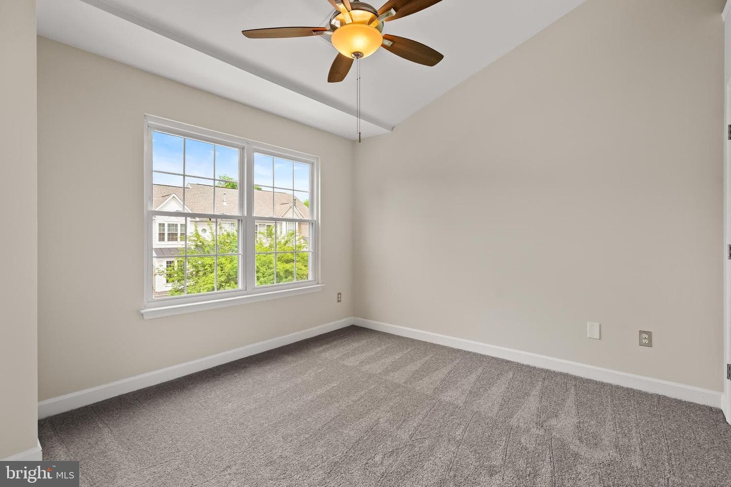 47690 Woolcott Square photo 22