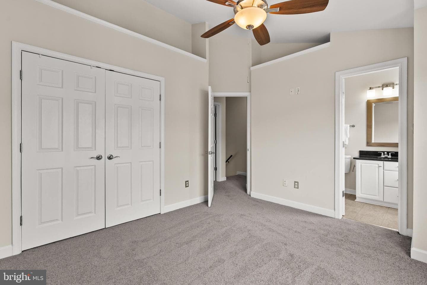 47690 Woolcott Square photo 24