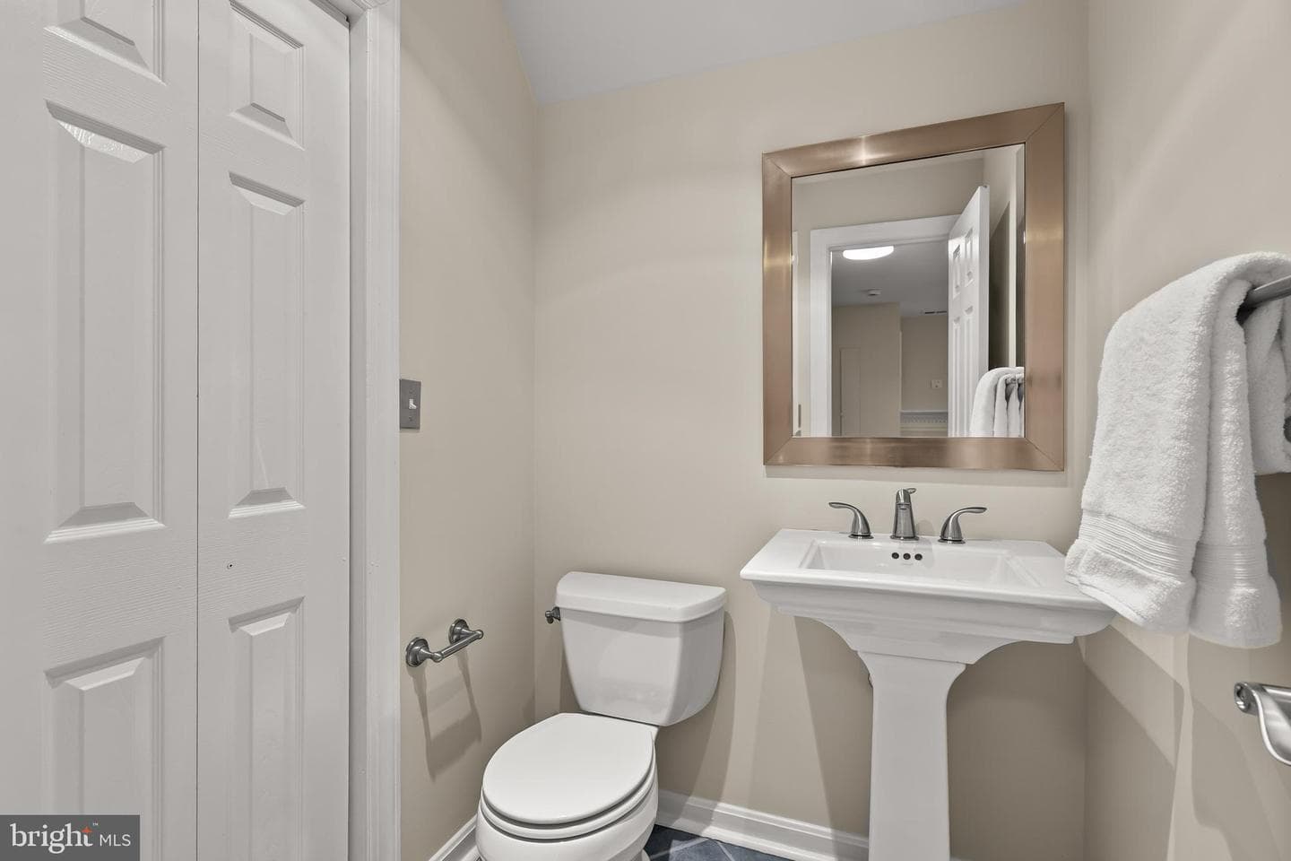 47690 Woolcott Square photo 28