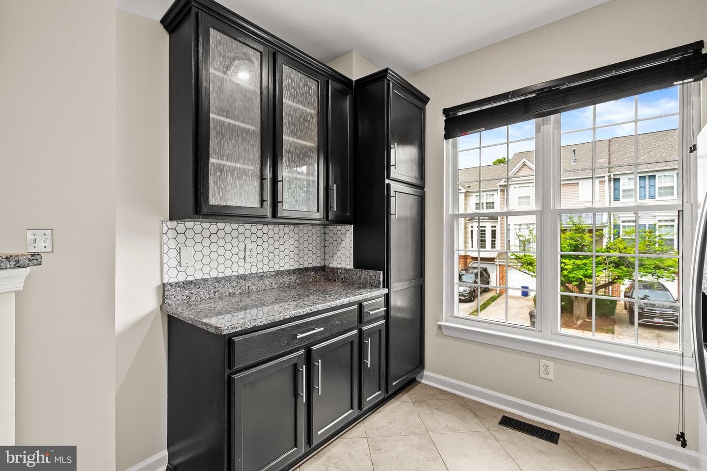 47690 Woolcott Square photo 8