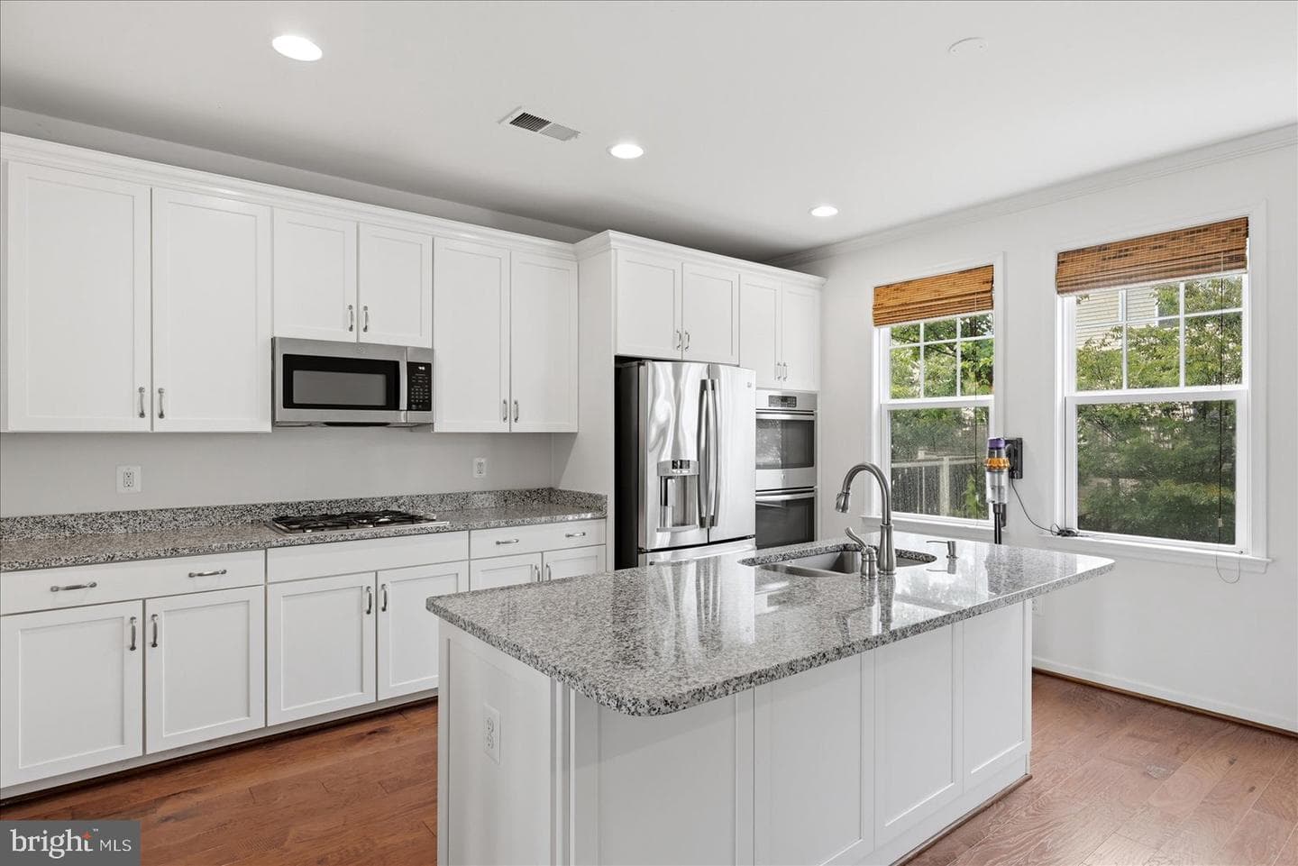 24735 Gracehill Terrace photo 5