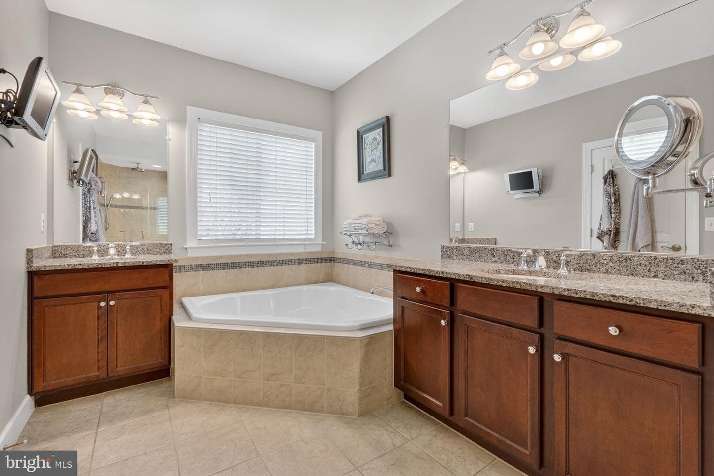 15631 Avebury Manor Place photo 25
