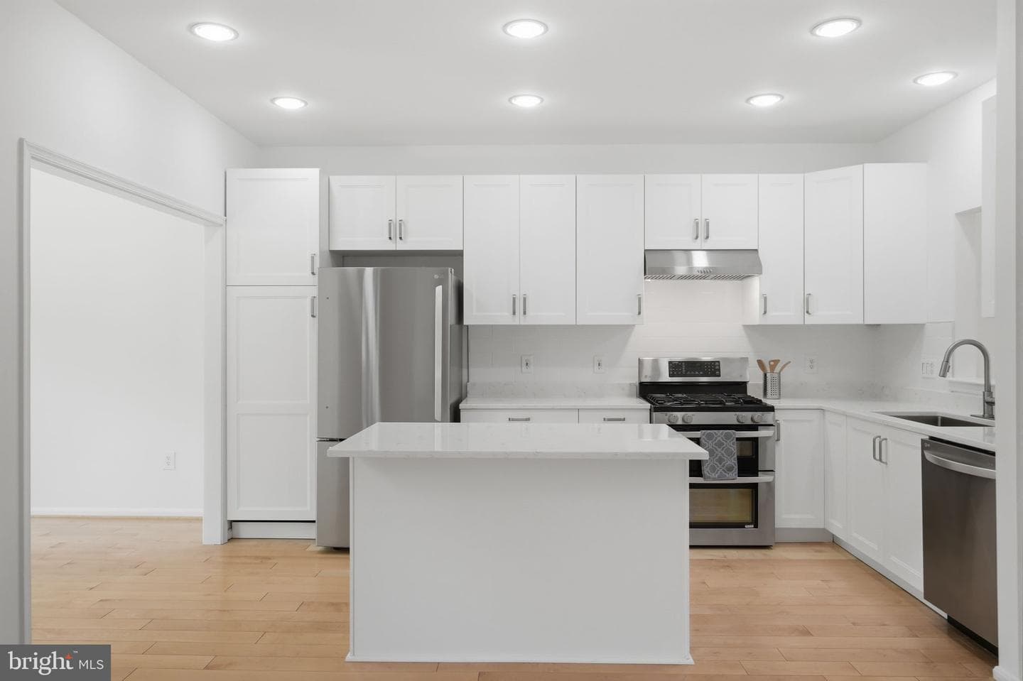 45602 Iron Horse Terrace photo 9