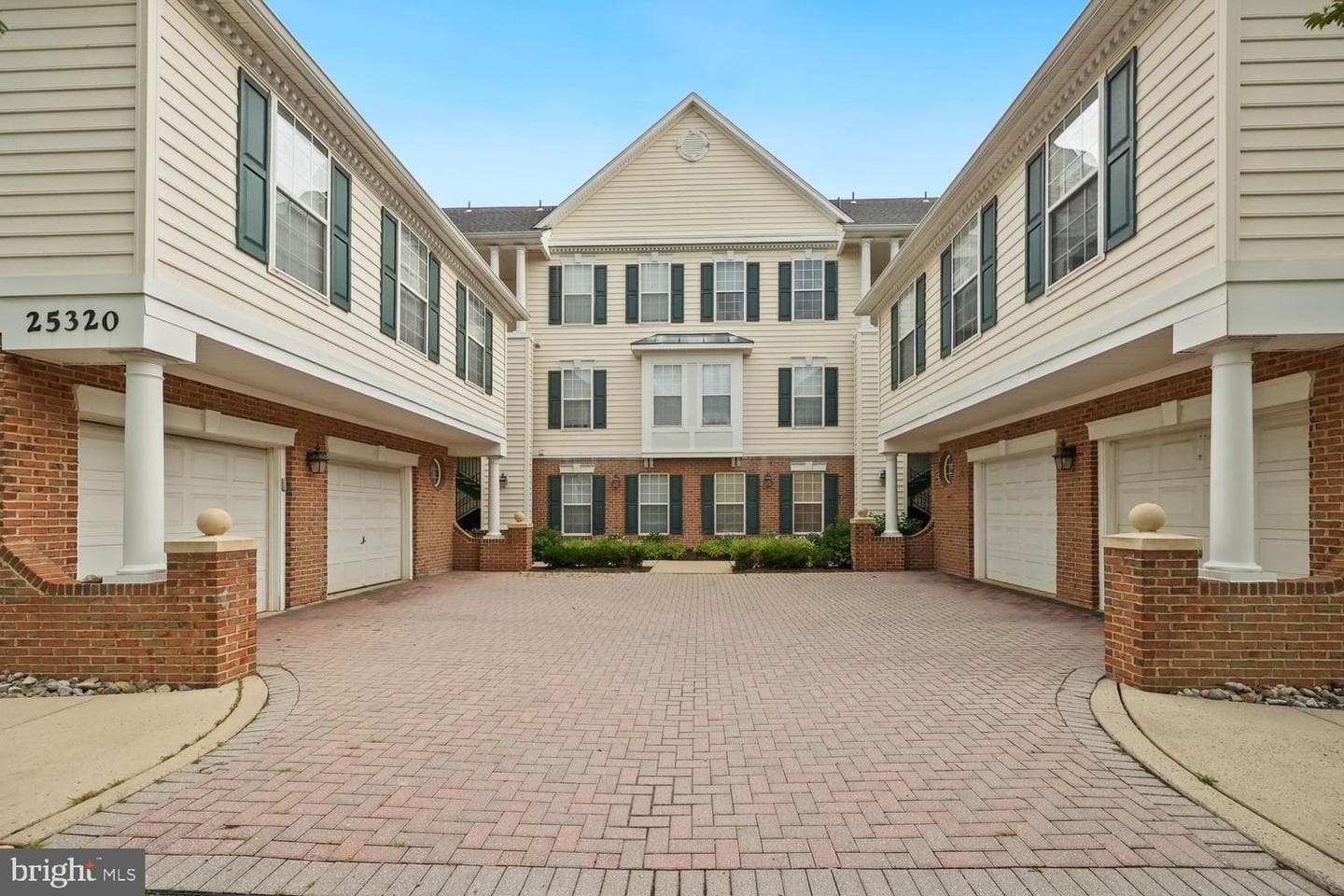 25320 Lake Mist Square #201