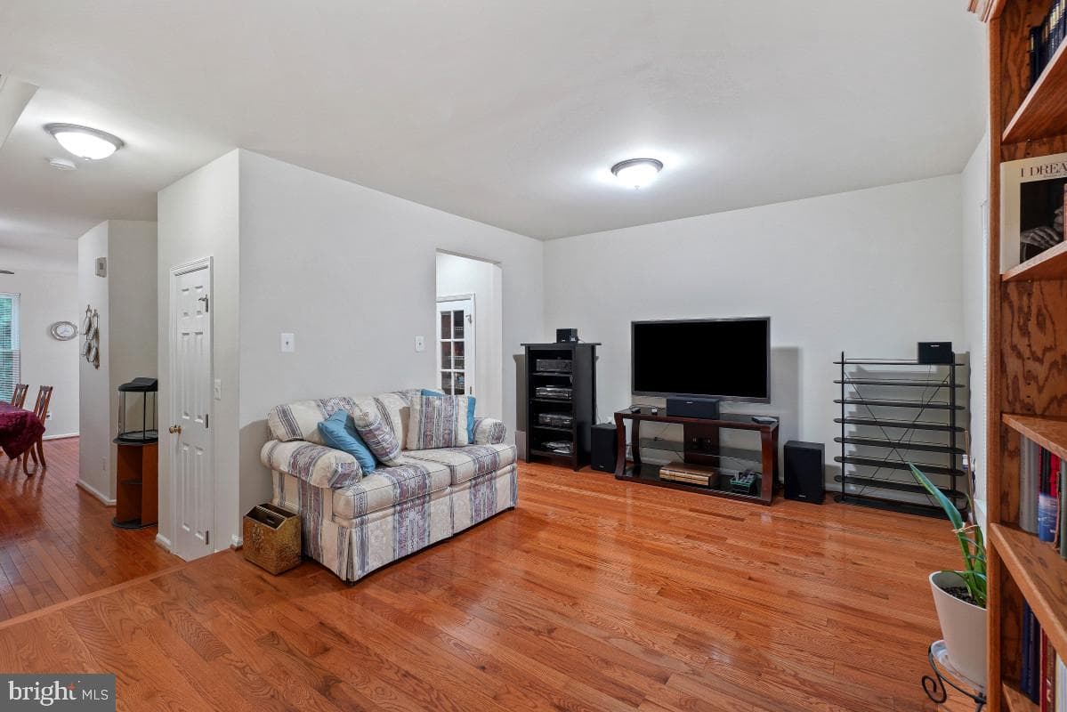 43533 Laidlow Street photo 19