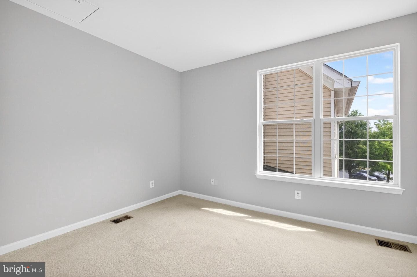 20365 Belmont Park Terrace #110 photo 32