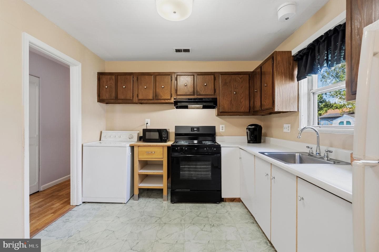 813 N Argonne Avenue photo 7