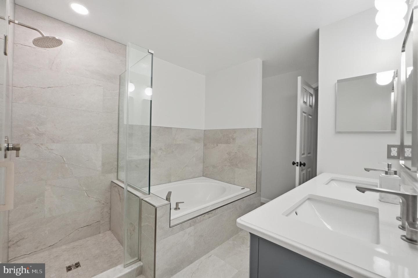 45428 Oak Trail Square photo 21