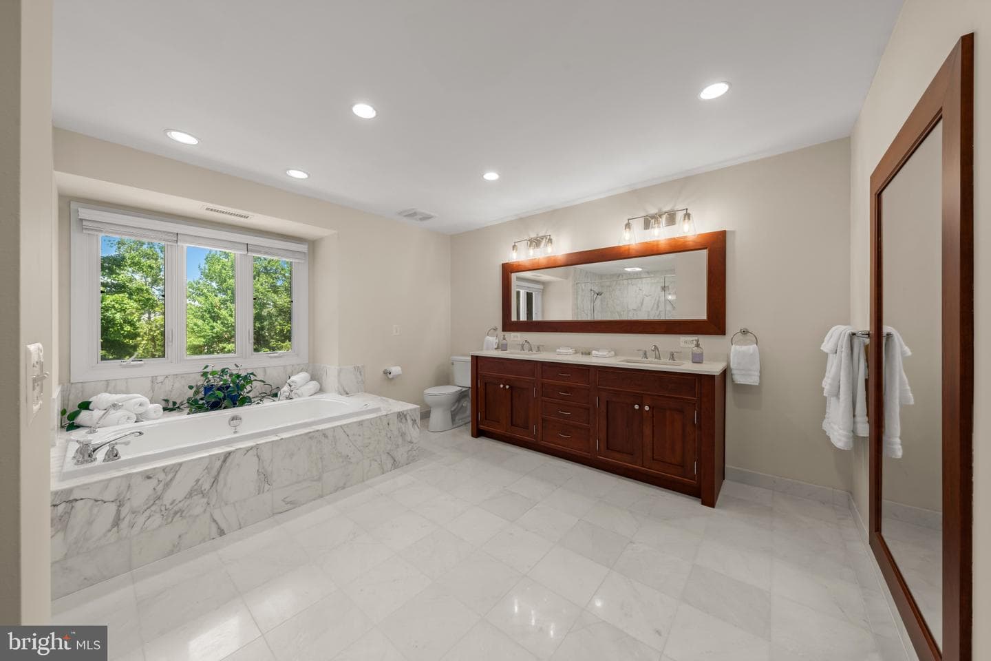 20869 Channel Court photo 28