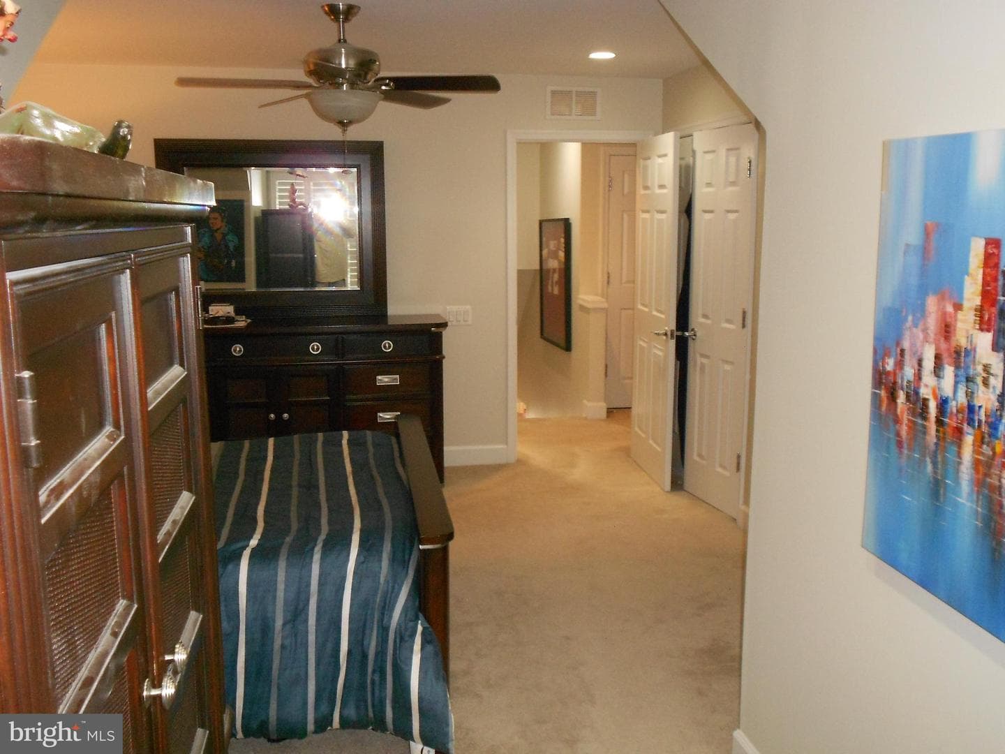 44398 Maltese Falcon Square photo 18