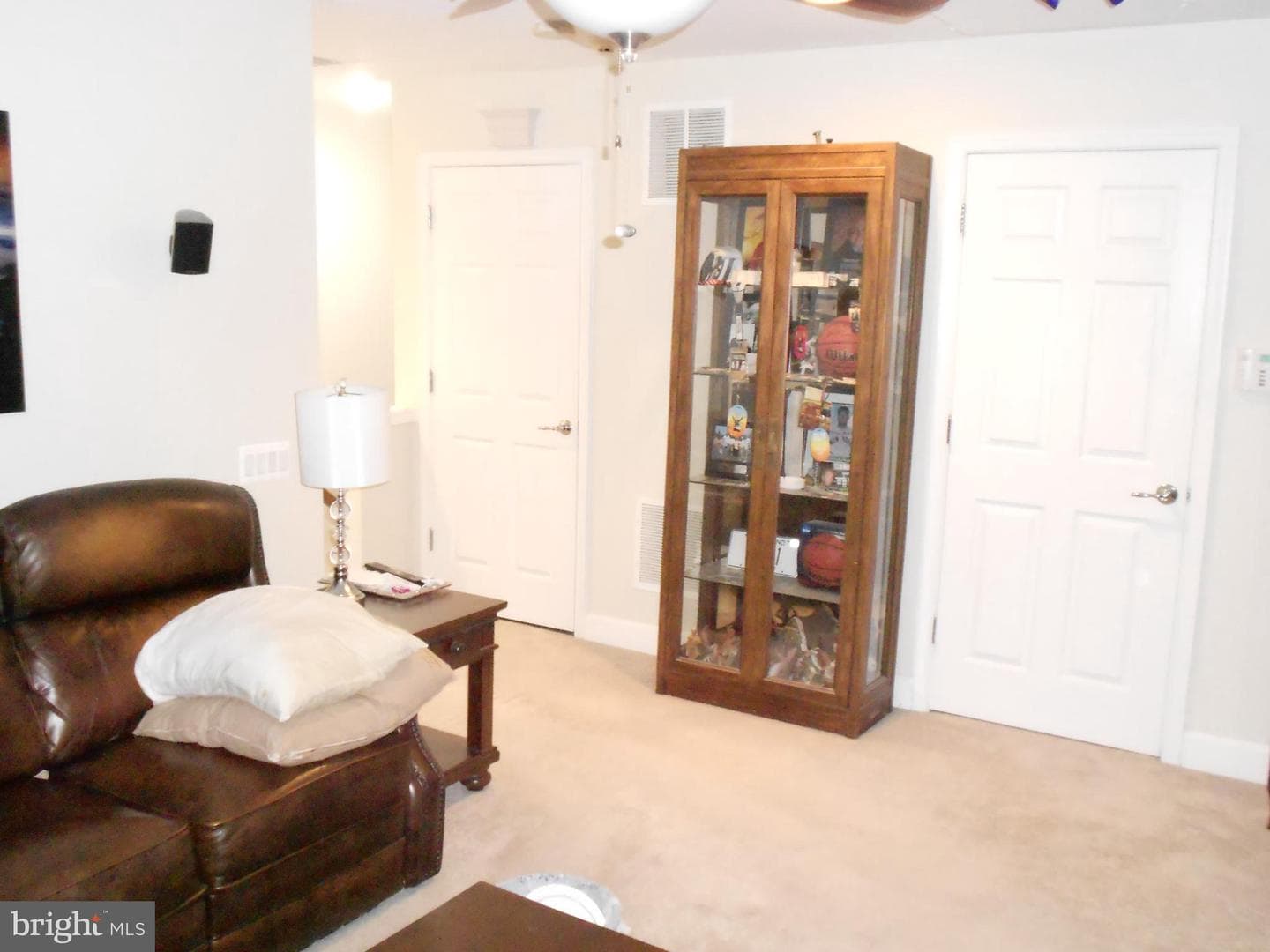 44398 Maltese Falcon Square photo 22