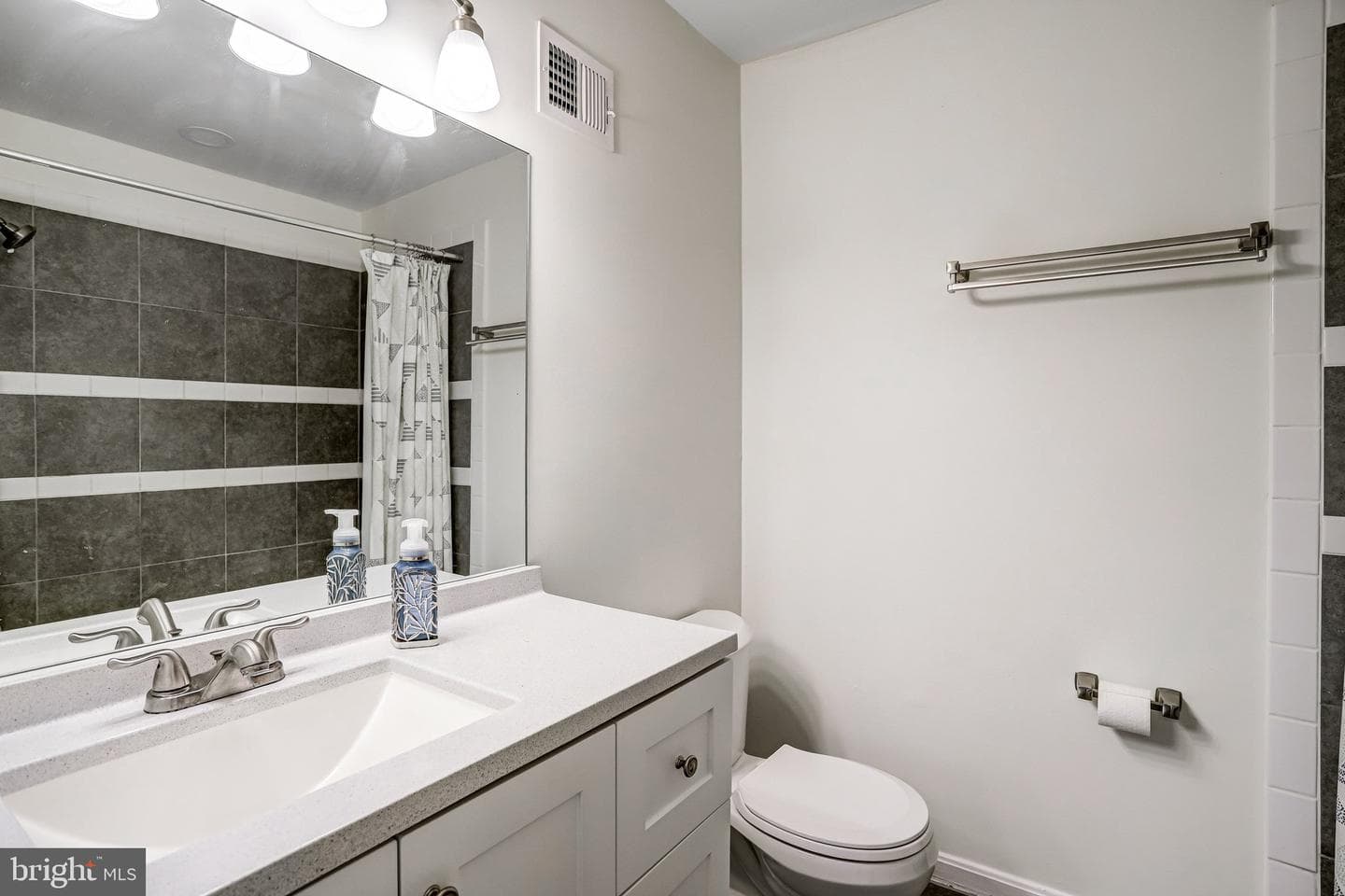 1033 Margate Court photo 16
